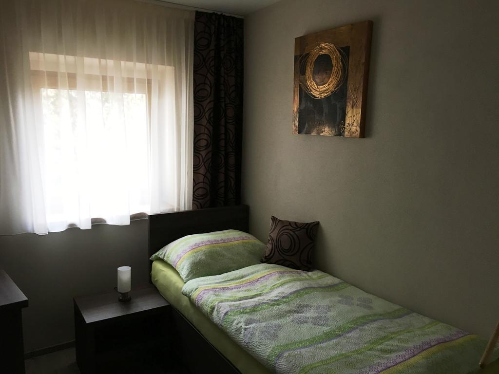 Pikolo - Izby Na Prenajom Hotel Nové Mesto nad Váhom Exterior foto