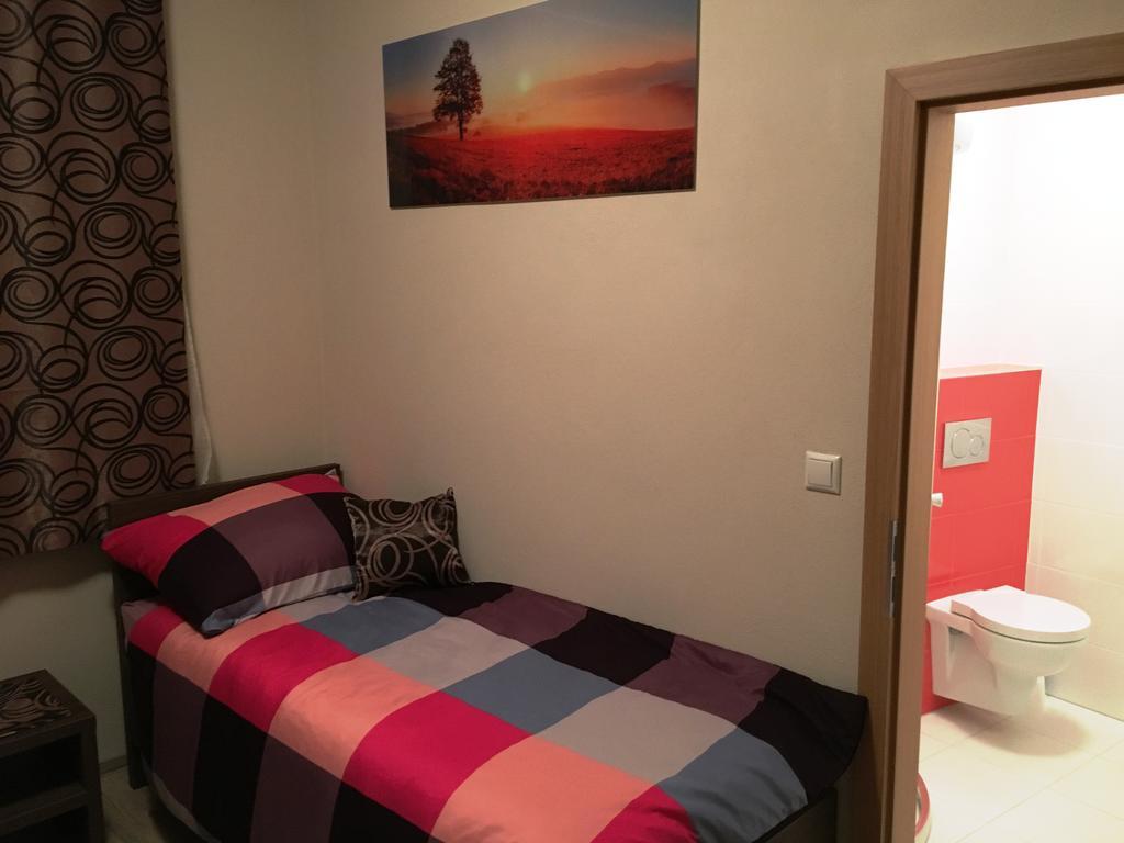 Pikolo - Izby Na Prenajom Hotel Nové Mesto nad Váhom Exterior foto